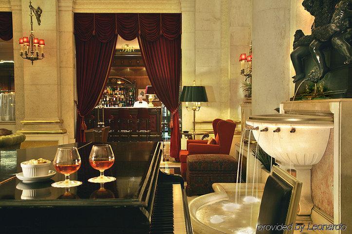 Hotel Avenida Palace Lisboa Nhà hàng bức ảnh The bar at the St. Regis New York