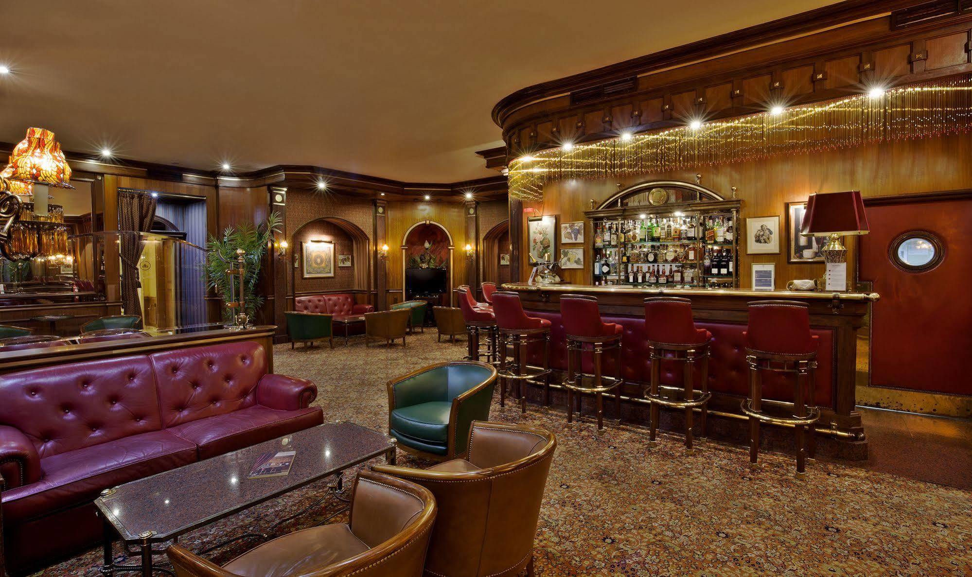 Hotel Avenida Palace Lisboa Ngoại thất bức ảnh The bar at the Savoy