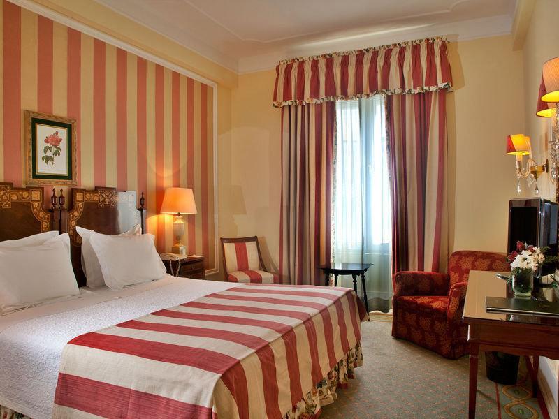 Hotel Avenida Palace Lisboa Ngoại thất bức ảnh A room at the hotel